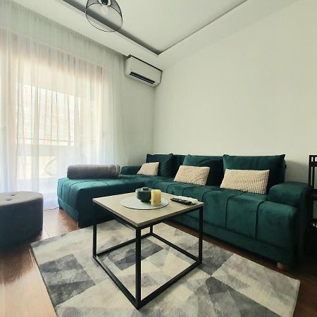 Apartman Ana Lux พอดโกริกา ภายนอก รูปภาพ