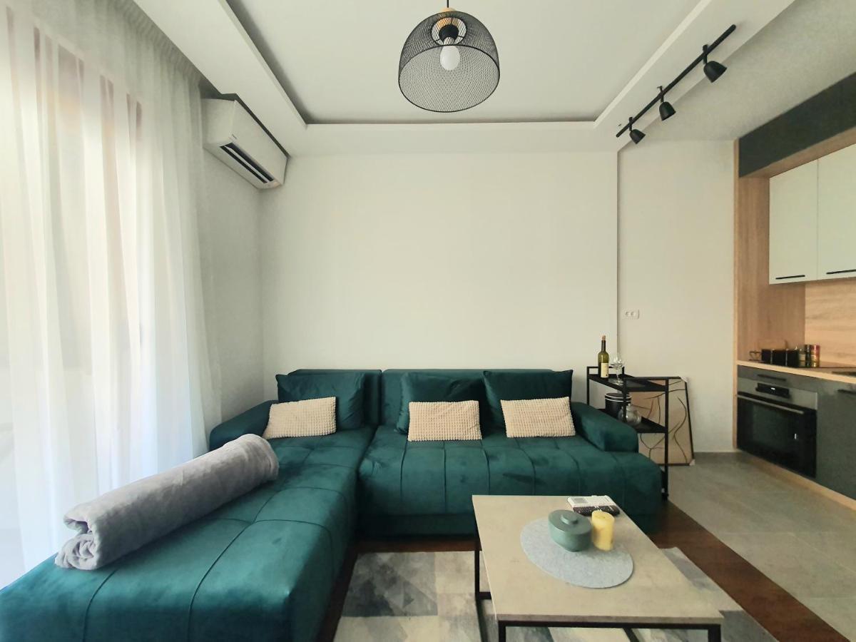 Apartman Ana Lux พอดโกริกา ภายนอก รูปภาพ