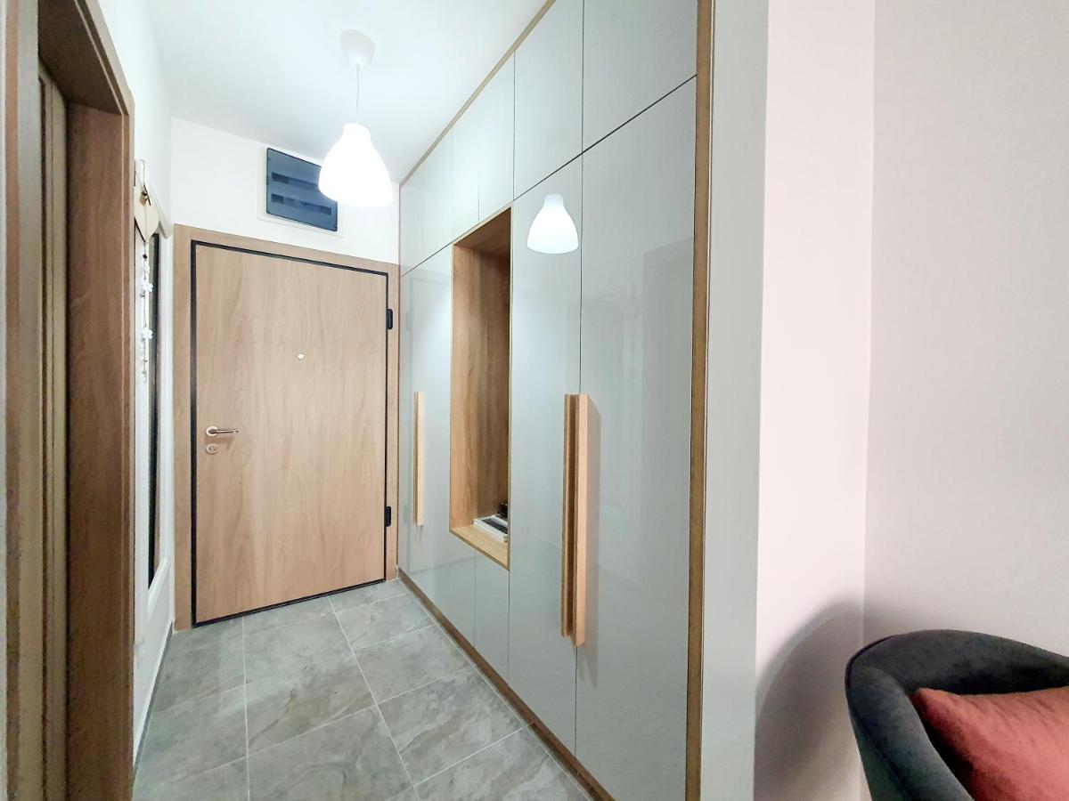 Apartman Ana Lux พอดโกริกา ภายนอก รูปภาพ