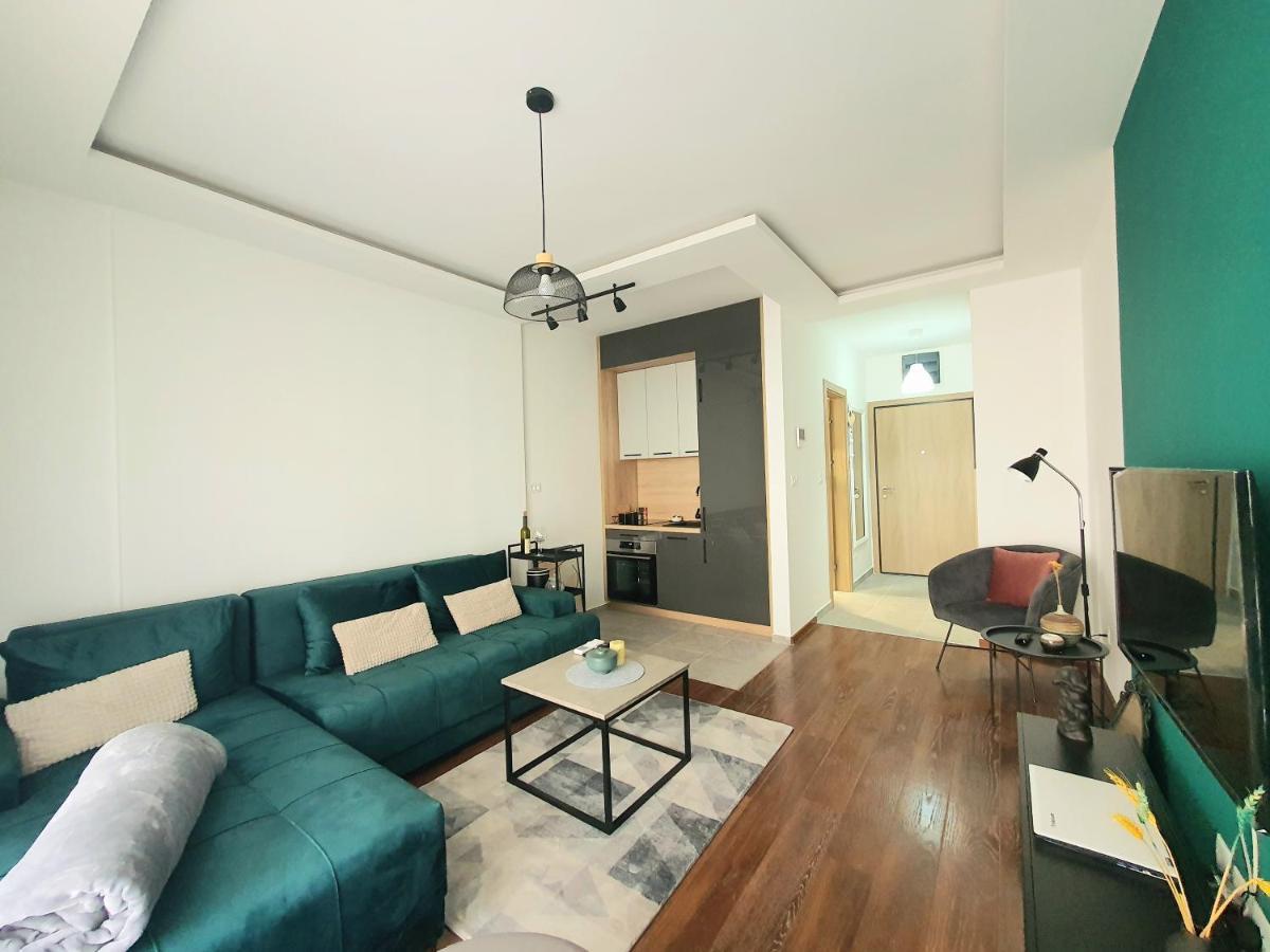 Apartman Ana Lux พอดโกริกา ภายนอก รูปภาพ